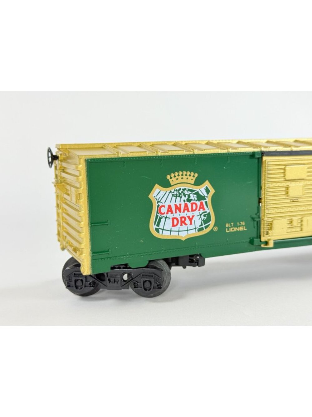 Vintage Lionel 6-7802 Canada Dry Boxcar O Gauge Green Gold Advertising w/Box - Picture 3 of 9